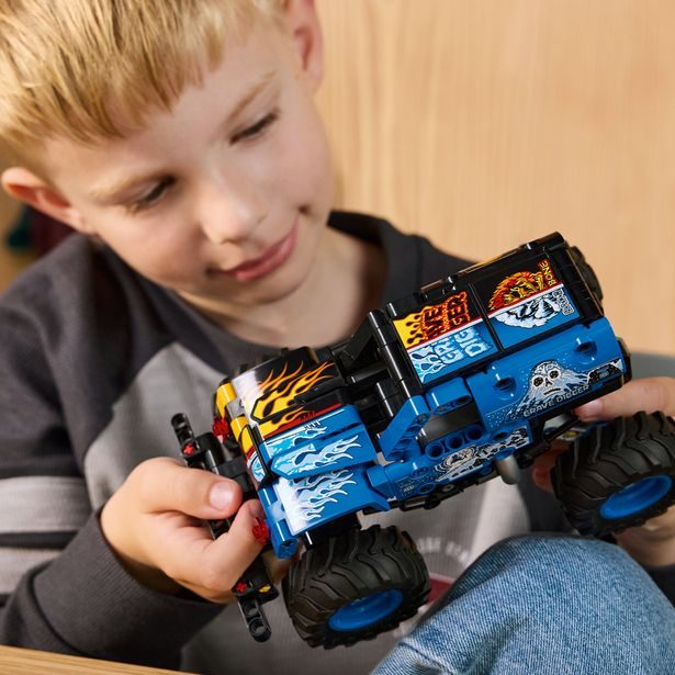 Monster Jam™ Grave Digger™ Oheň a led