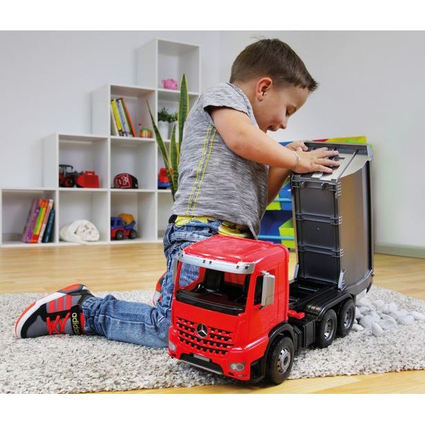 Mercedes Arocs sklápěč, okrasný kartón