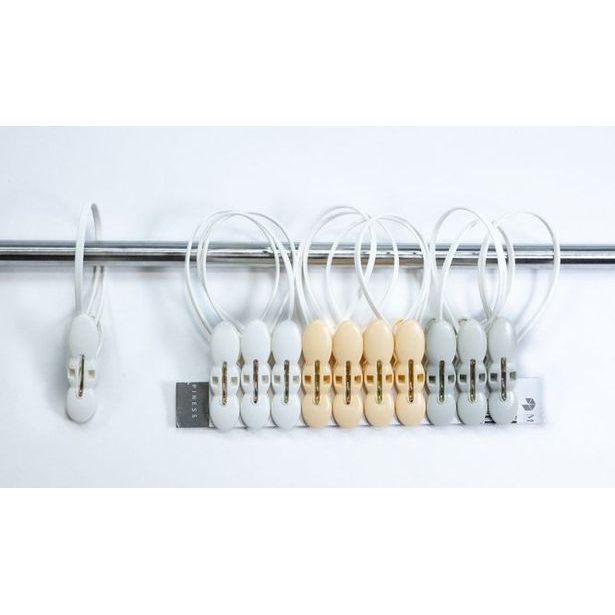 kolíčky 12ks (5,4x1,5x3cm), závěs 19cm, kov.pružina, plast