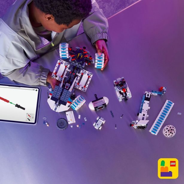 Lunární rover Lunar Outpost™