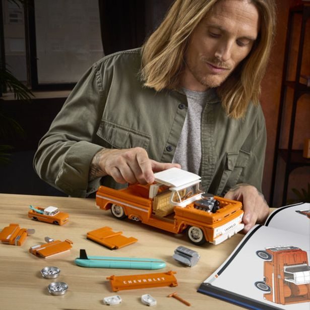 Mega Hot Wheels prémiová edice - Chevy