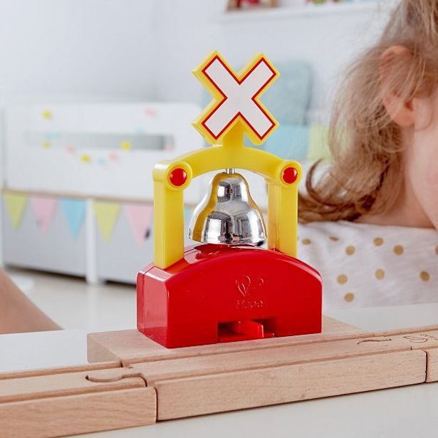 Kolejnice s automatickým zvonkem