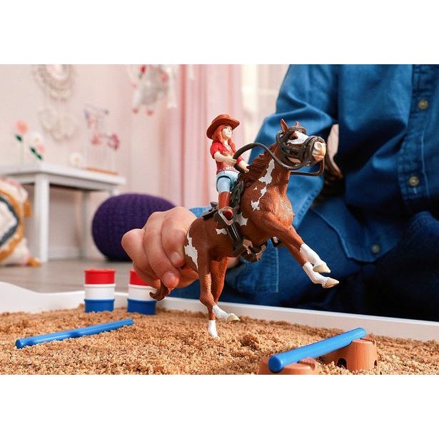 SCHLEICH Hannah s koněm a překážkami