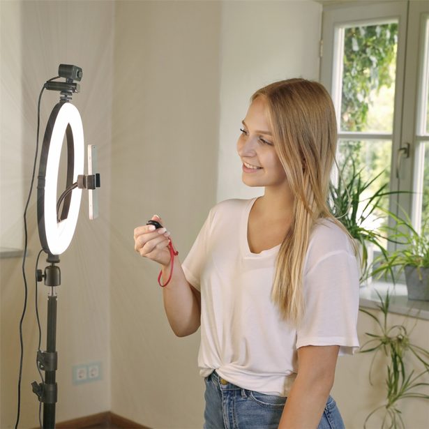 Hama SpotLight Steady 120 III, kruhové LED světlo 12" pro telefon, Bluetooth spoušť, stativ
