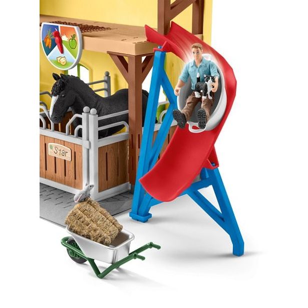 Stáj pro koně s příslušenstvím