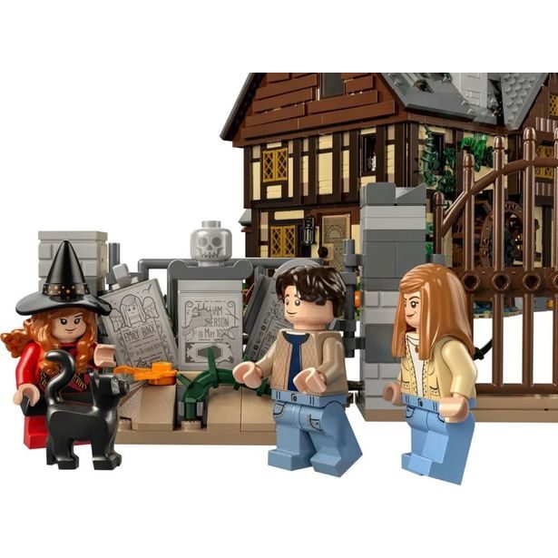LEGO® Ideas Disney Hokus pokus: Chatka sester Sandersonových