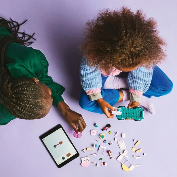 Zmrzlinářské auto v městečku Heartlake