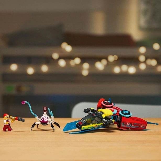 Cooperovo letadlo v podobě herního ovladače