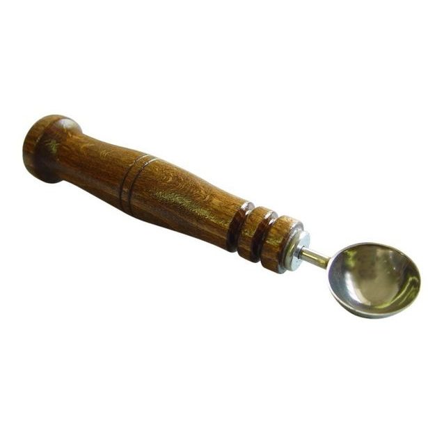 vykrajovač jadřinců-miska