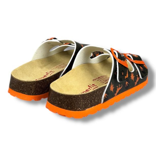 Superfit chlapecké pantofle oranžové s dinosaurem 1-800111-5400 – do školy