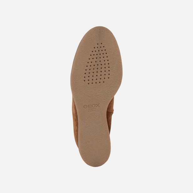 Hnědá dámská kotníková obuv Geox Elidea Wedge