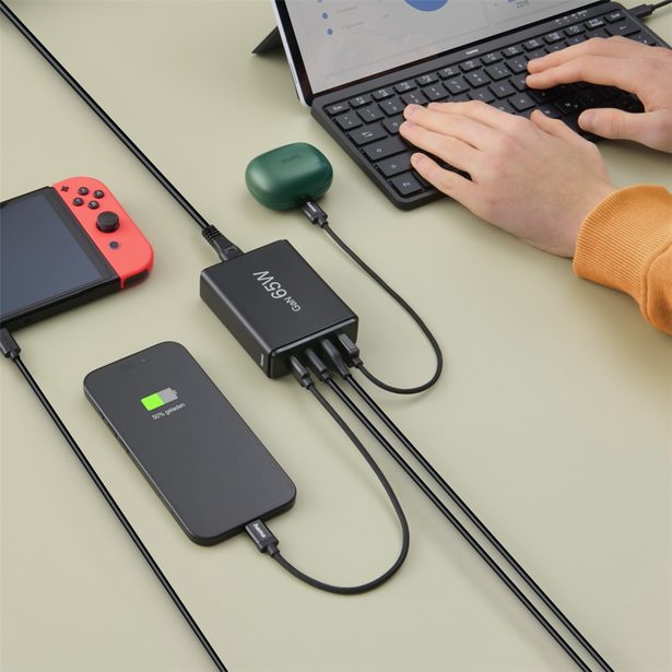 Hama USB nabíjecí stanice GaN, 2x USB-C PD, 2x USB-A QC, 65 W