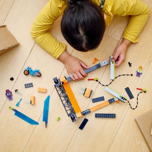 Kaskadérská výzva s čepelemi