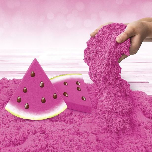 KINETIC SAND BALENÍ S OVOCNÝMI VŮNĚMI