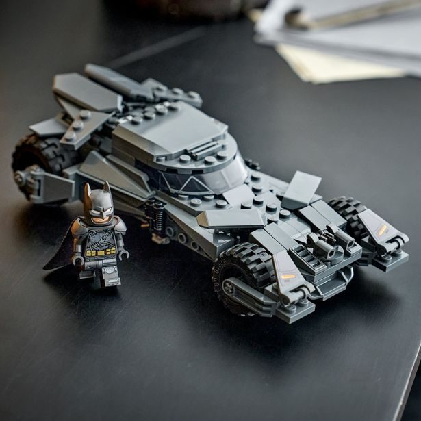 Batman vs. Superman™: Batmobil