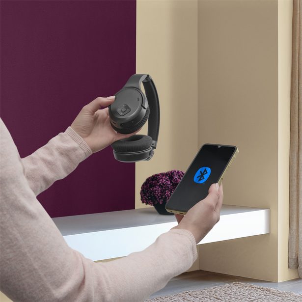 Hama bezdrátová TV sluchátka, USB 2,4 GHz vysílač, Bluetooth