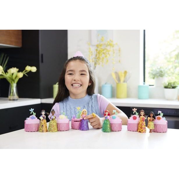 DP COLOR REVEAL KRÁLOVSKÁ MALÁ PANENKA S KVĚTINAMI ASST