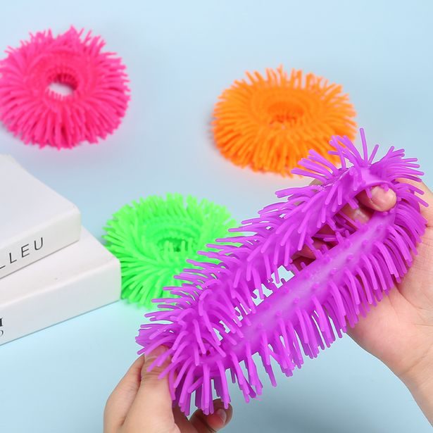 GLUMI Střapatý náramek