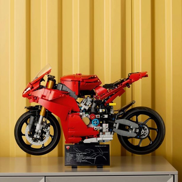 Motorka Ducati Panigale V4 S