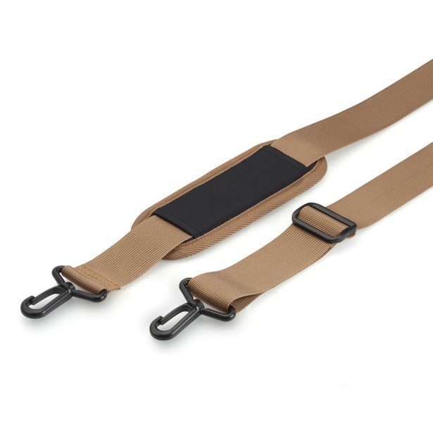 Hama Ultra Lightweight, brašna na notebook, pro 40-41 cm (15,6"-16,2"), recyklovaný polyester, černá