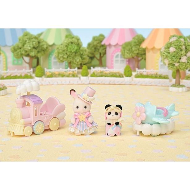 Sylvanian family Letadlo, vláček a baby figurky v zábavném parku