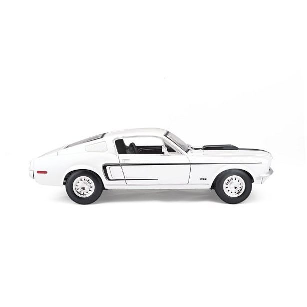 Maisto Maisto - 1968 Ford Mustang GT Cobra Jet, bílá, 1:18