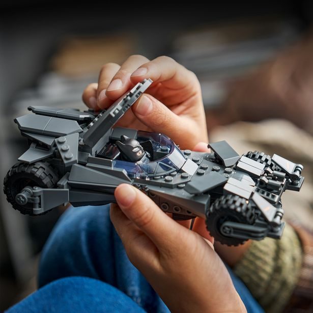 Batman vs. Superman™: Batmobil