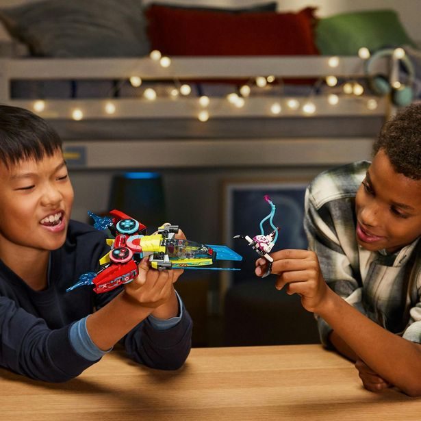 Cooperovo letadlo v podobě herního ovladače