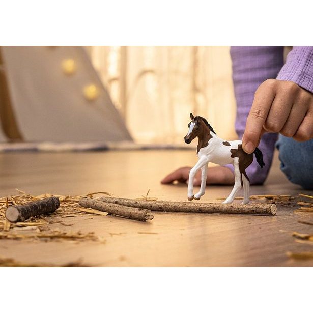 SCHLEICH Zvířátko - Hříbě paint horse