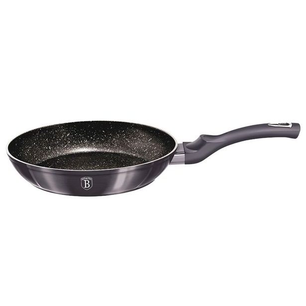 BERLINGERHAUS Pánev s mramorovým povrchem 28 cm Carbon PRO Line BH-6890