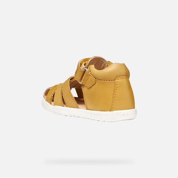 Žluté chlapecké sandály pro první kroky Geox Sandal Macchia