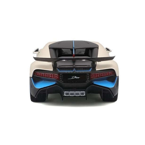 Maisto Maisto - Bugatti Divo, metal bílá, 1:24