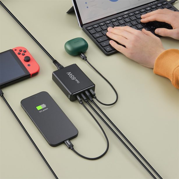 Hama USB nabíjecí stanice GaN, 2x USB-C PD, 2x USB-A QC, 65 W