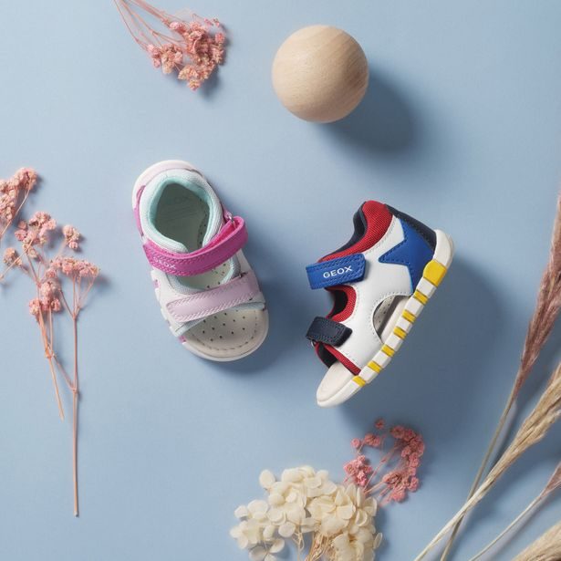 Bílé dívčí barefoot sandály Geox Sandal Iupidoo