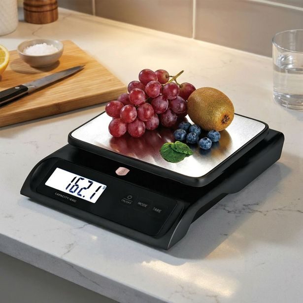 BERLINGERHAUS Kuchyňská váha digitální 6 kg Black Rose Collection BH-9913