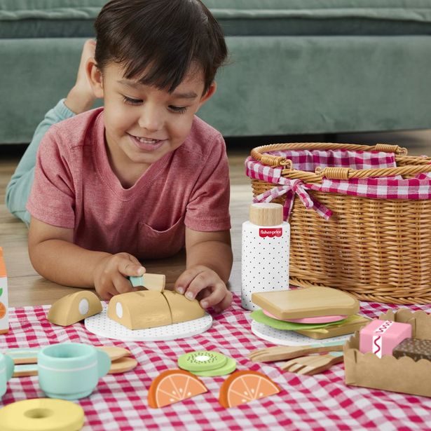 FP PIKNIKOVÝ KOŠ S DŘEVĚNÝMI DOBROTAMI