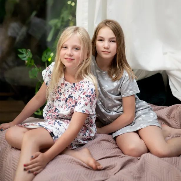 ESITO Dívčí noční košile Království sedmikrásek - šedá