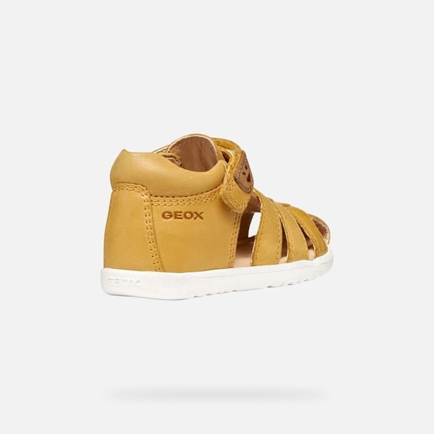 Žluté chlapecké sandály pro první kroky Geox Sandal Macchia