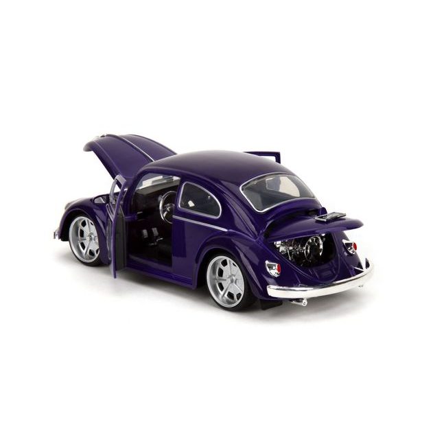 Wednesday auto 1972 VW Beetle 1:24 a figurka Wednesday