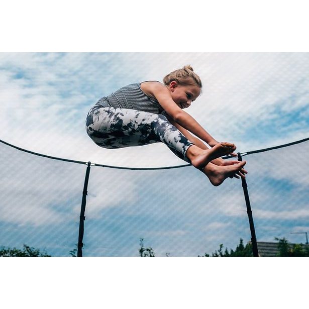 Zahradní trampolína s ochrannou sítí 244x244x210cm