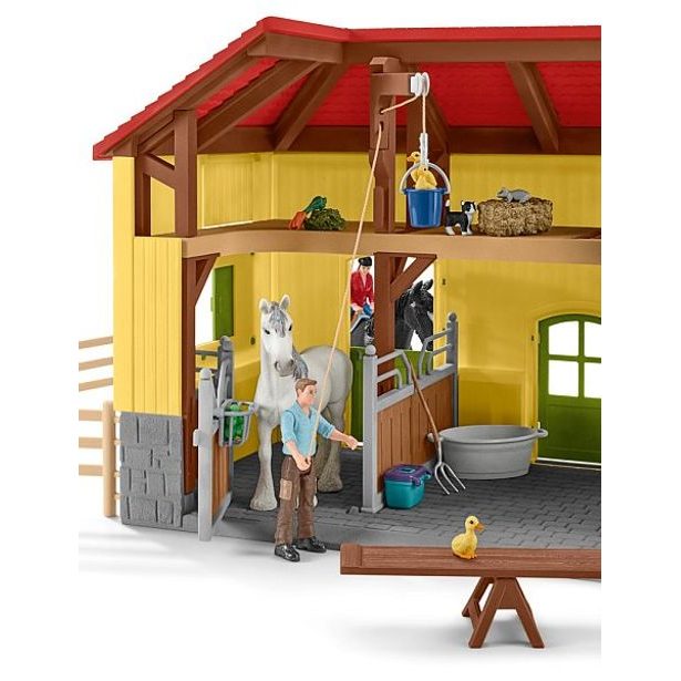 Stáj pro koně s příslušenstvím