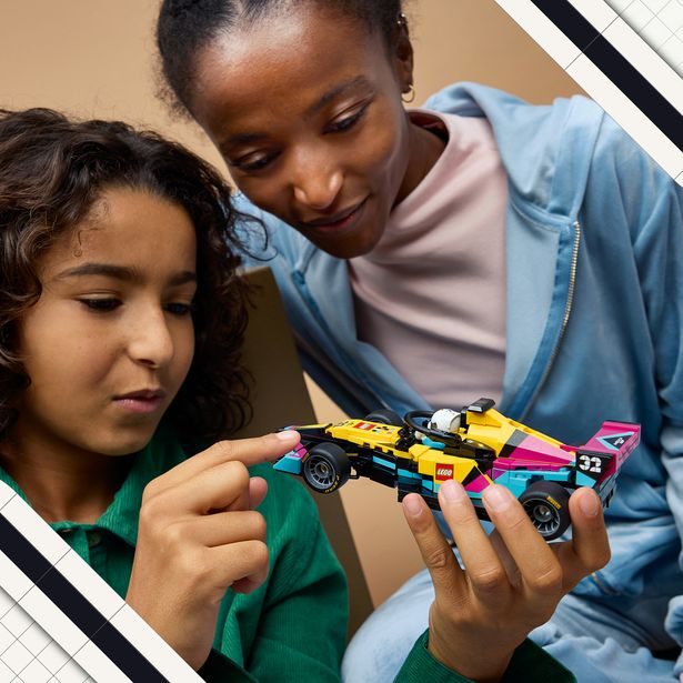 Závodní auto LEGO® F1 ACADEMY™