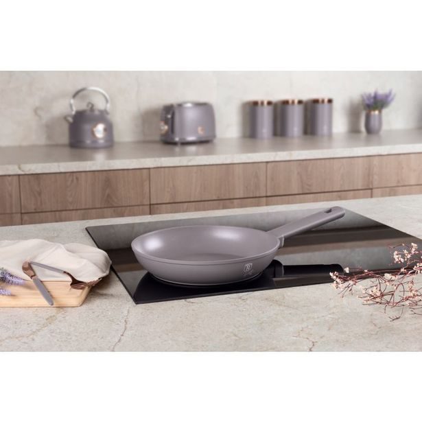 BERLINGERHAUS Pánev s titanovým povrchem 24 cm Taupe Collection BH-8083