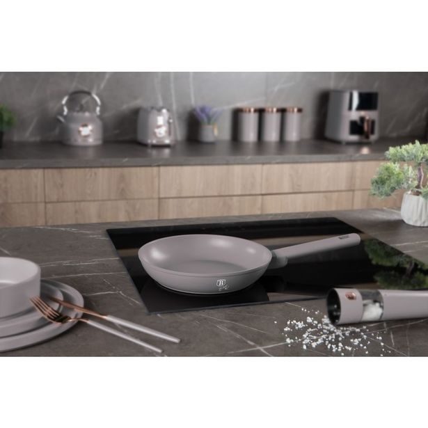 BERLINGERHAUS Pánev s titanovým povrchem 24 cm Taupe Collection BH-8083