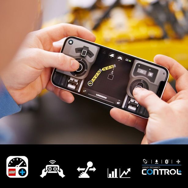 Pásový jeřáb Liebherr LR 13000