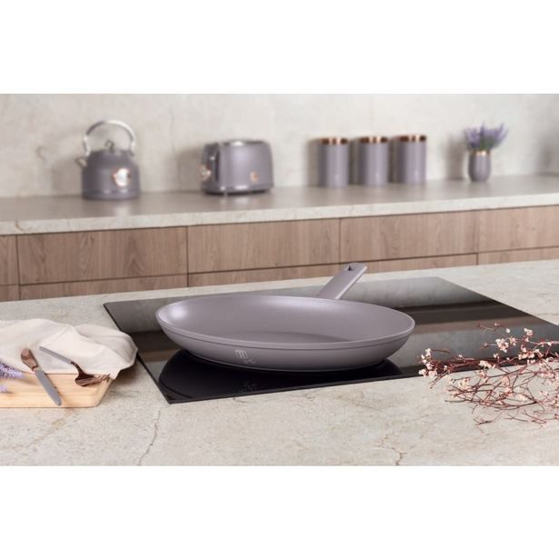 BERLINGERHAUS Pánev na ryby a steaky s titanovým povrchem 35 cm Taupe Collection BH-8104