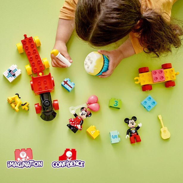 Narozeninový vláček Mickeyho a Minnie