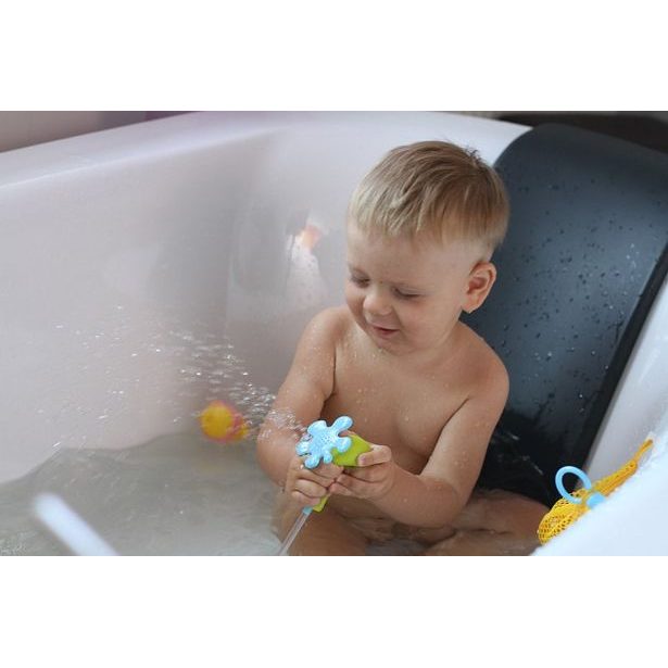 Koupání s Waynem a Julií