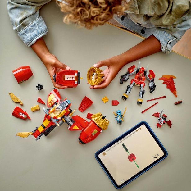 Kaiův bouřný jezdec a robot