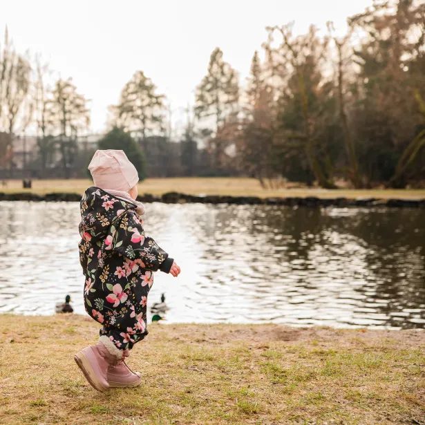 ESITO Rostoucí softshellová kombinéza s fleecem Spring flowers - černá